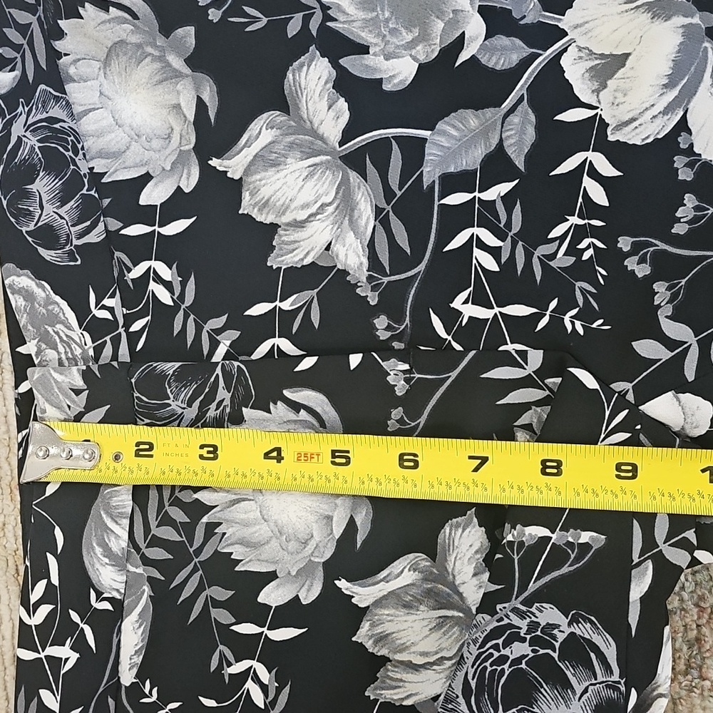 Cynthia Rowley Floral White‎ and Black, Stretch Pant size 8 - Picture 7 of 10